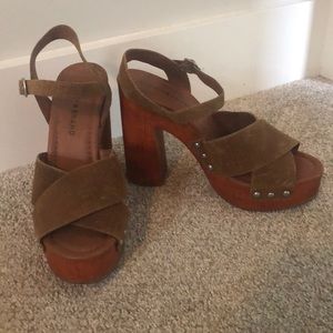 Lucky Brand platform sandal